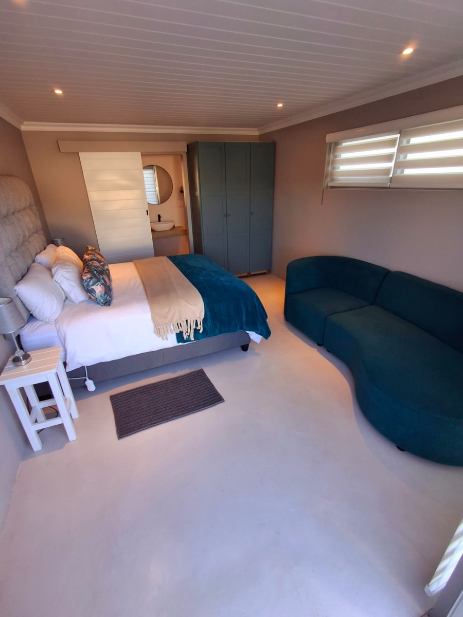 4 Bedroom Property for Sale in Struisbaai Western Cape